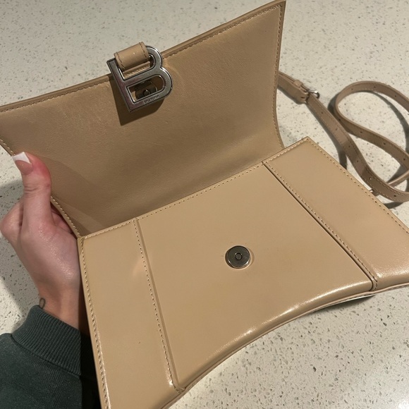 Beige Small Hourglass Balenciaga Bag - Picture 8 of 16